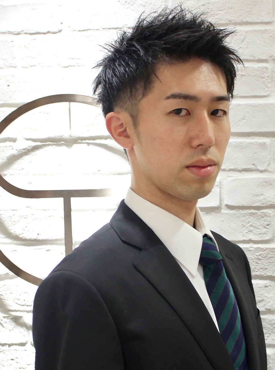 無造作黒髪ネープレスツーブロック