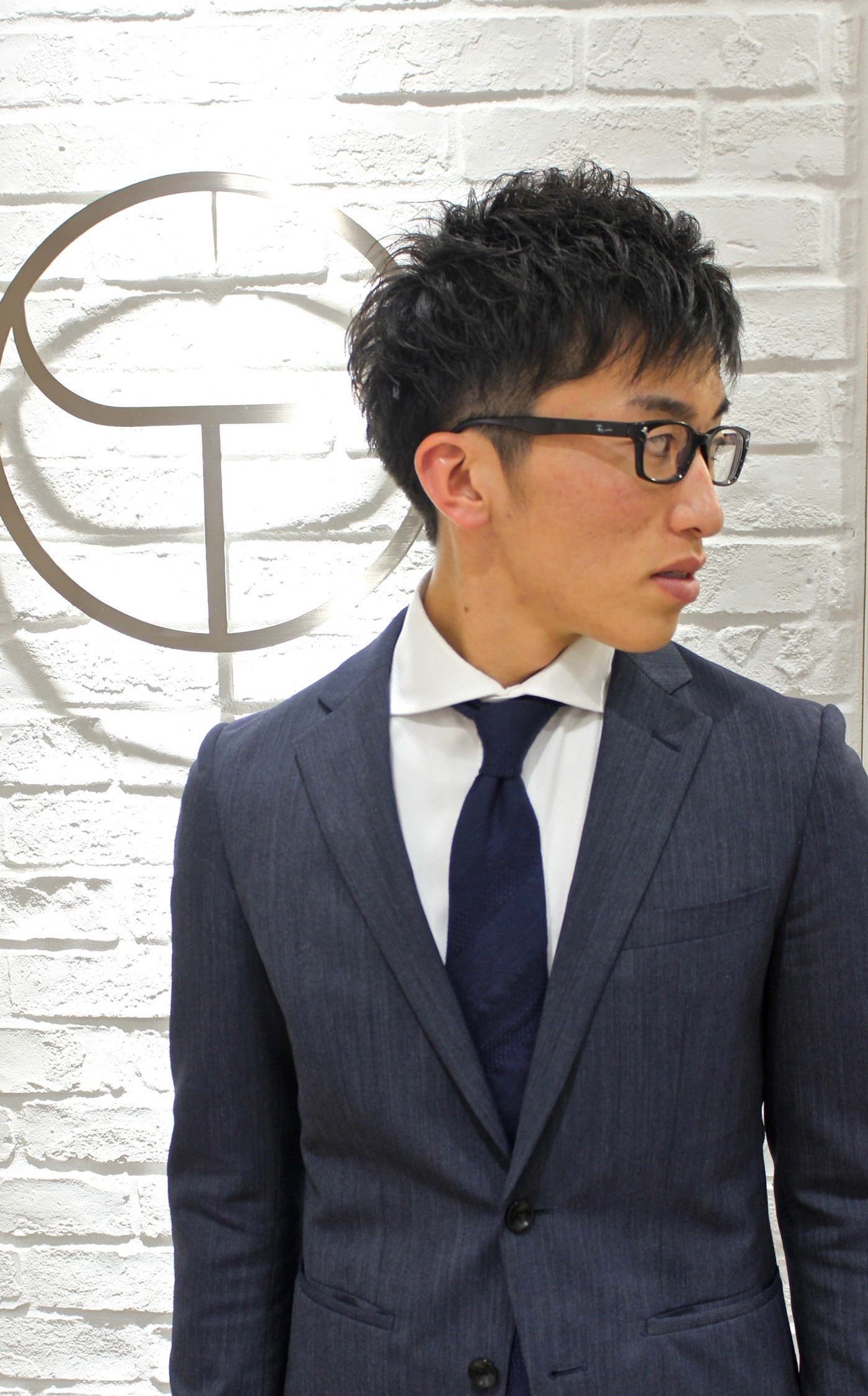 ツーブロック黒髪ショート爽やかビジカジ