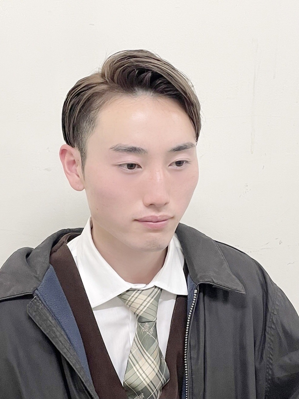 20代ビジネスエレガンス七三スタイル