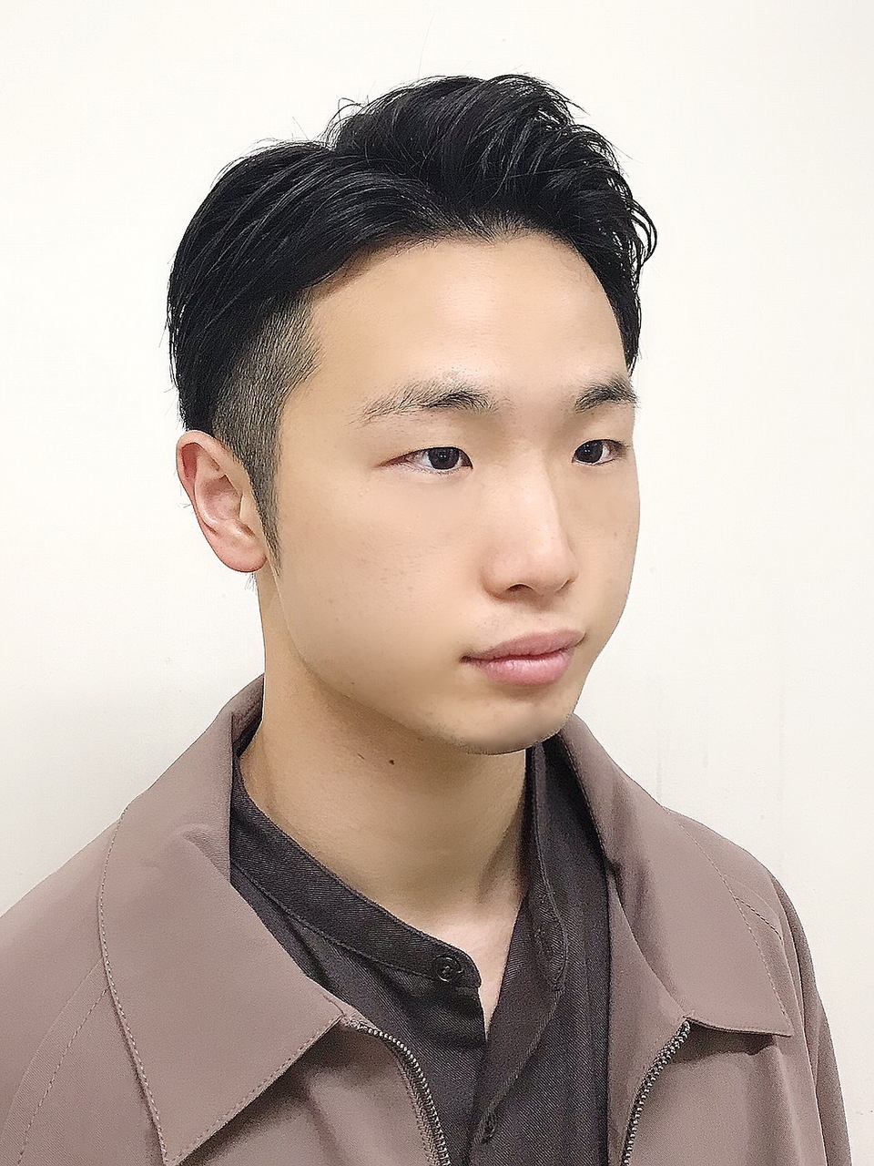 黒髪七三ビジネスツーブロック