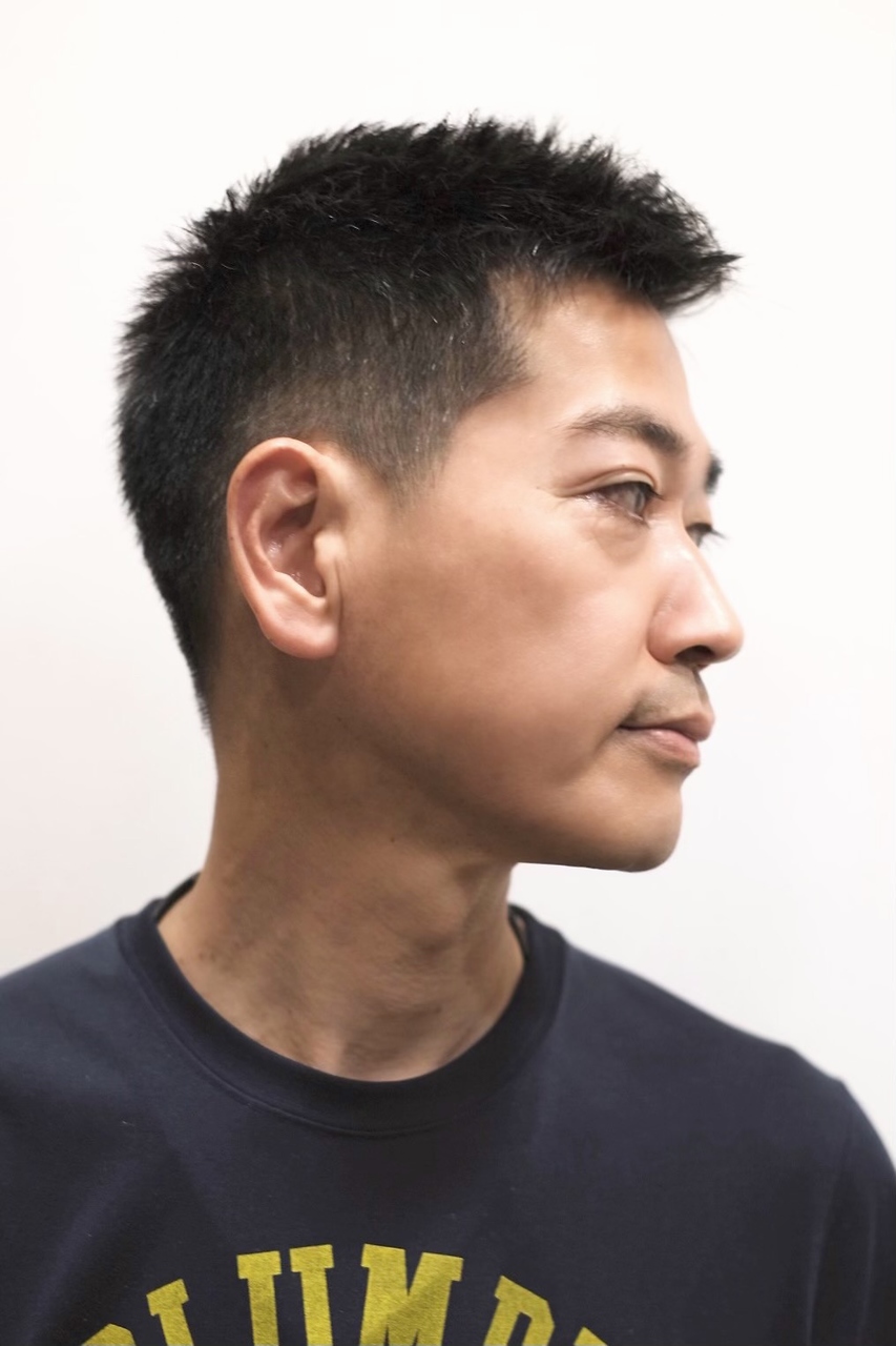 暑い夏におすすめ！爽やか刈り上げショートモヒカンスタイル