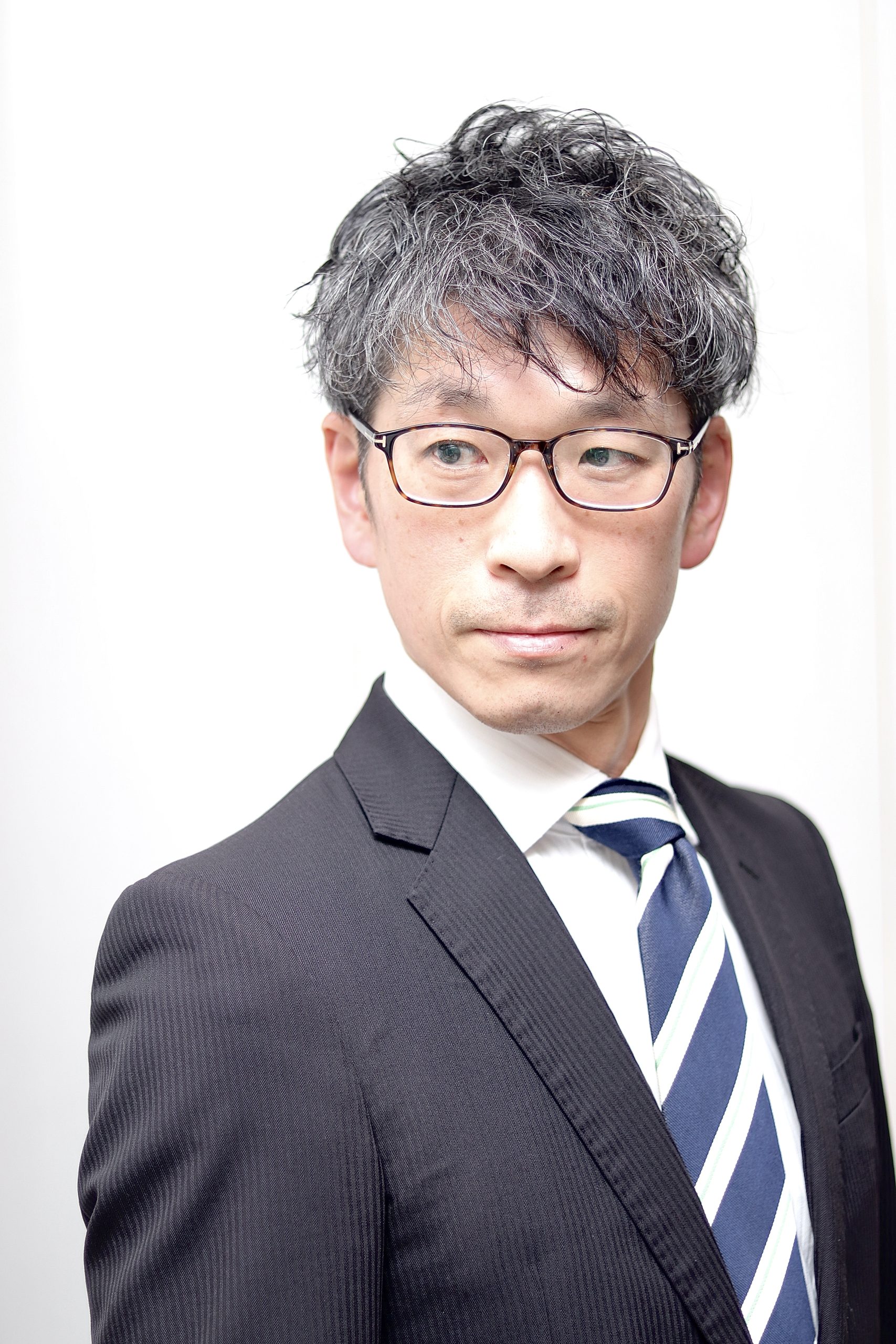 30代40代ビジネスヘアツーブロックスパイラルパーマ