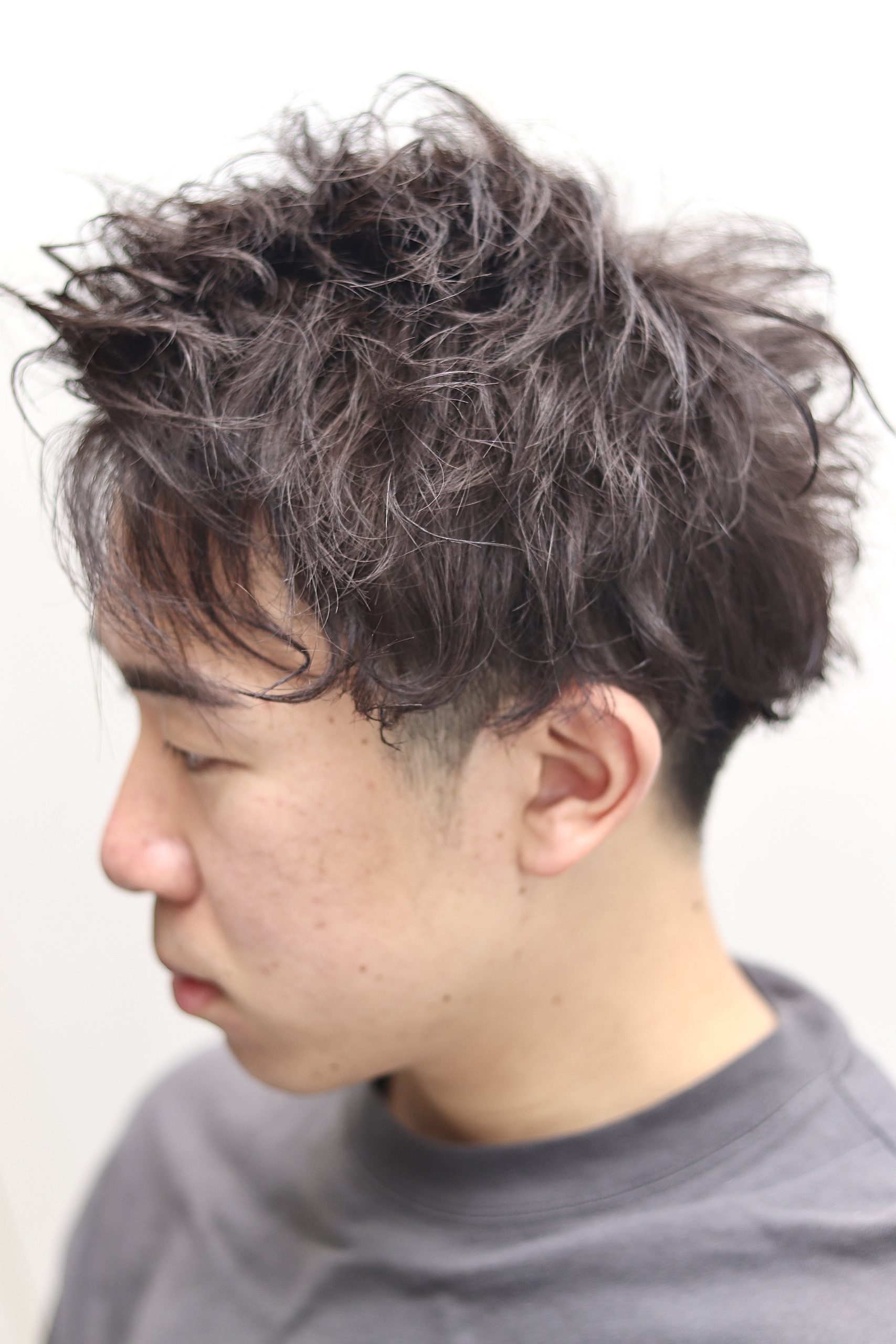 ショートツーブロックスパイラルパーマアップバングカジュアル