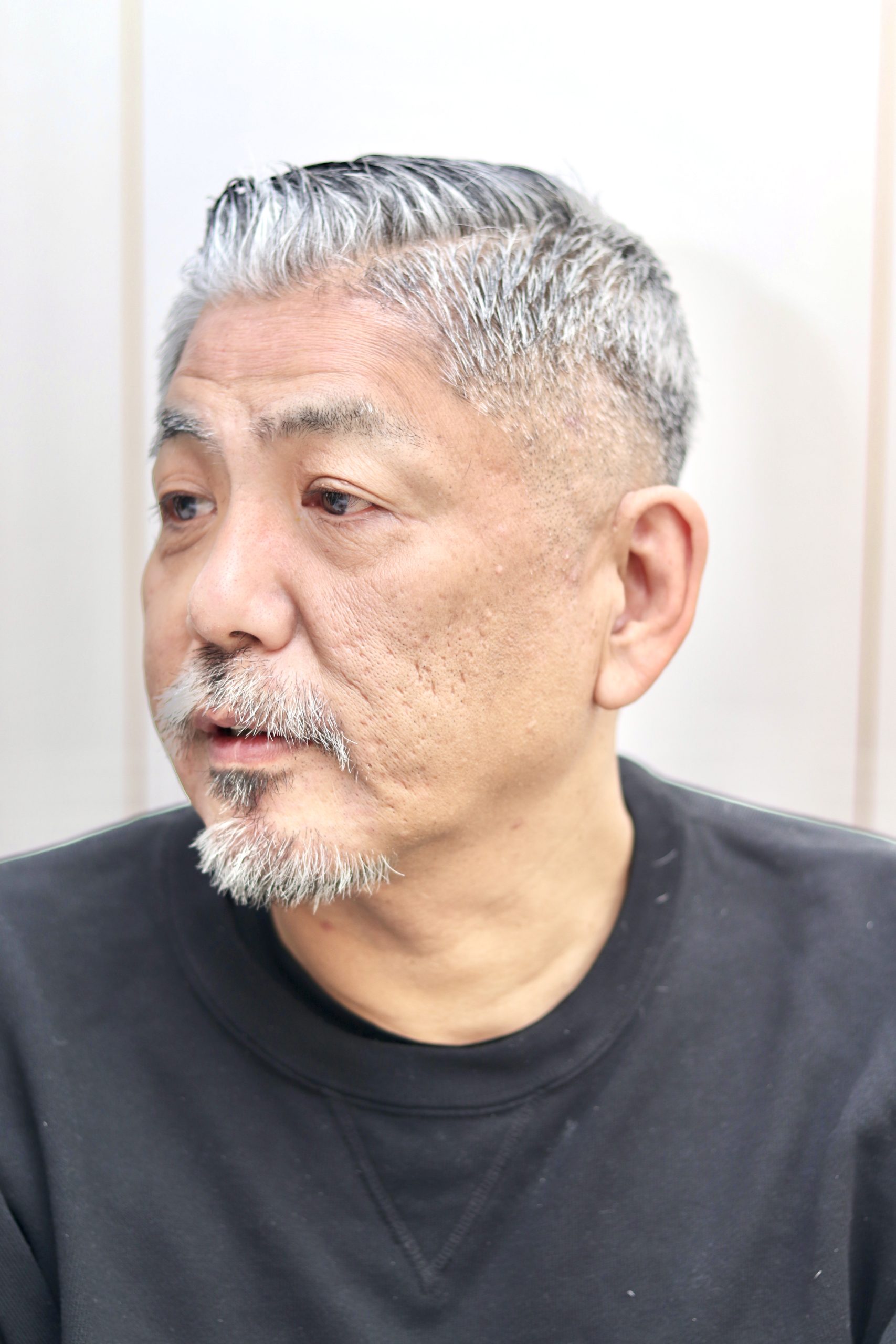 オッサンヘアだけど渋い、カッコいい。フェードサイドパート