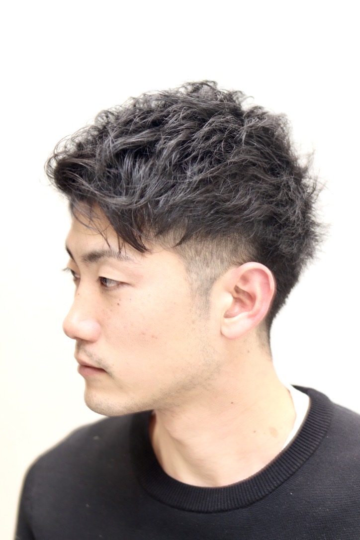 くせ毛を活かせ!!アップバングツーブロックベリーショート