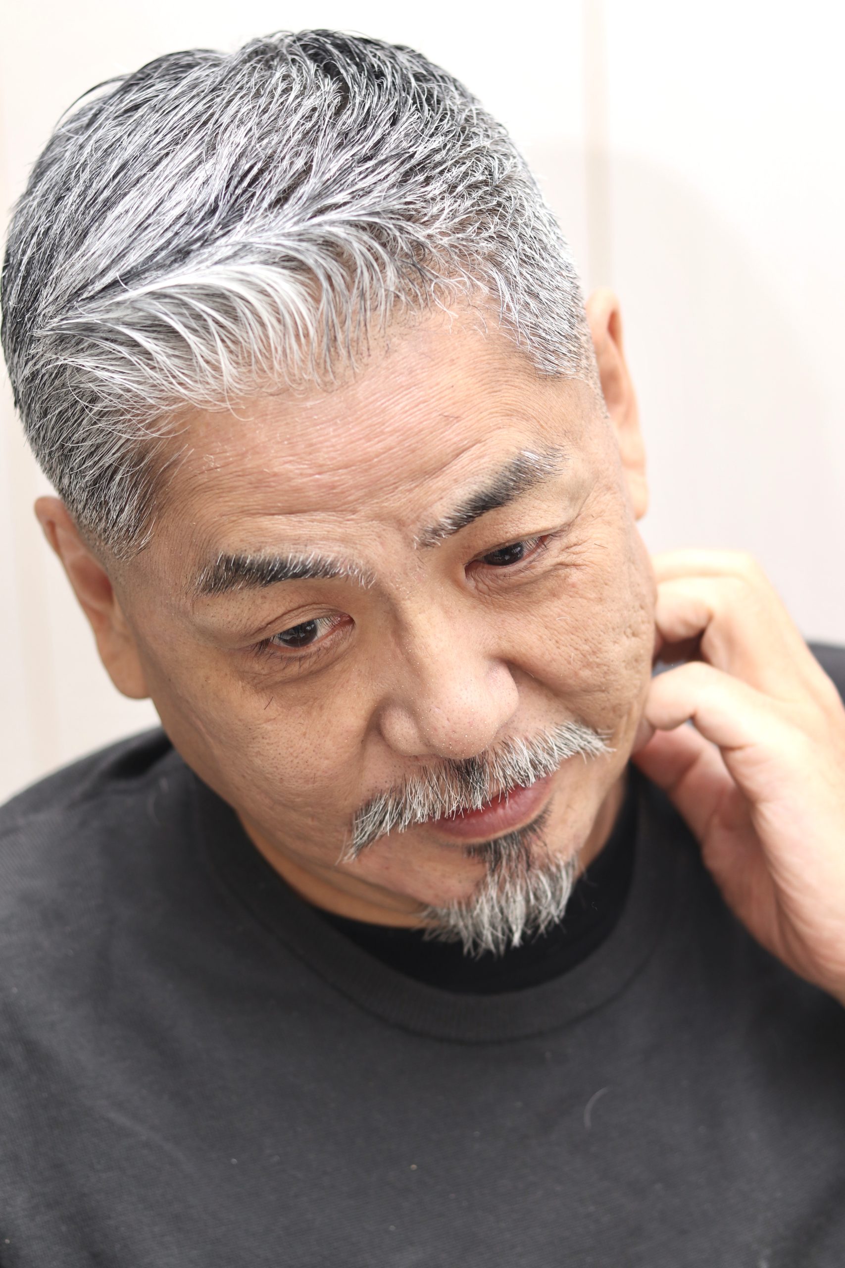 40代50代ダンディになれるミディアムフェード&コームオーバー