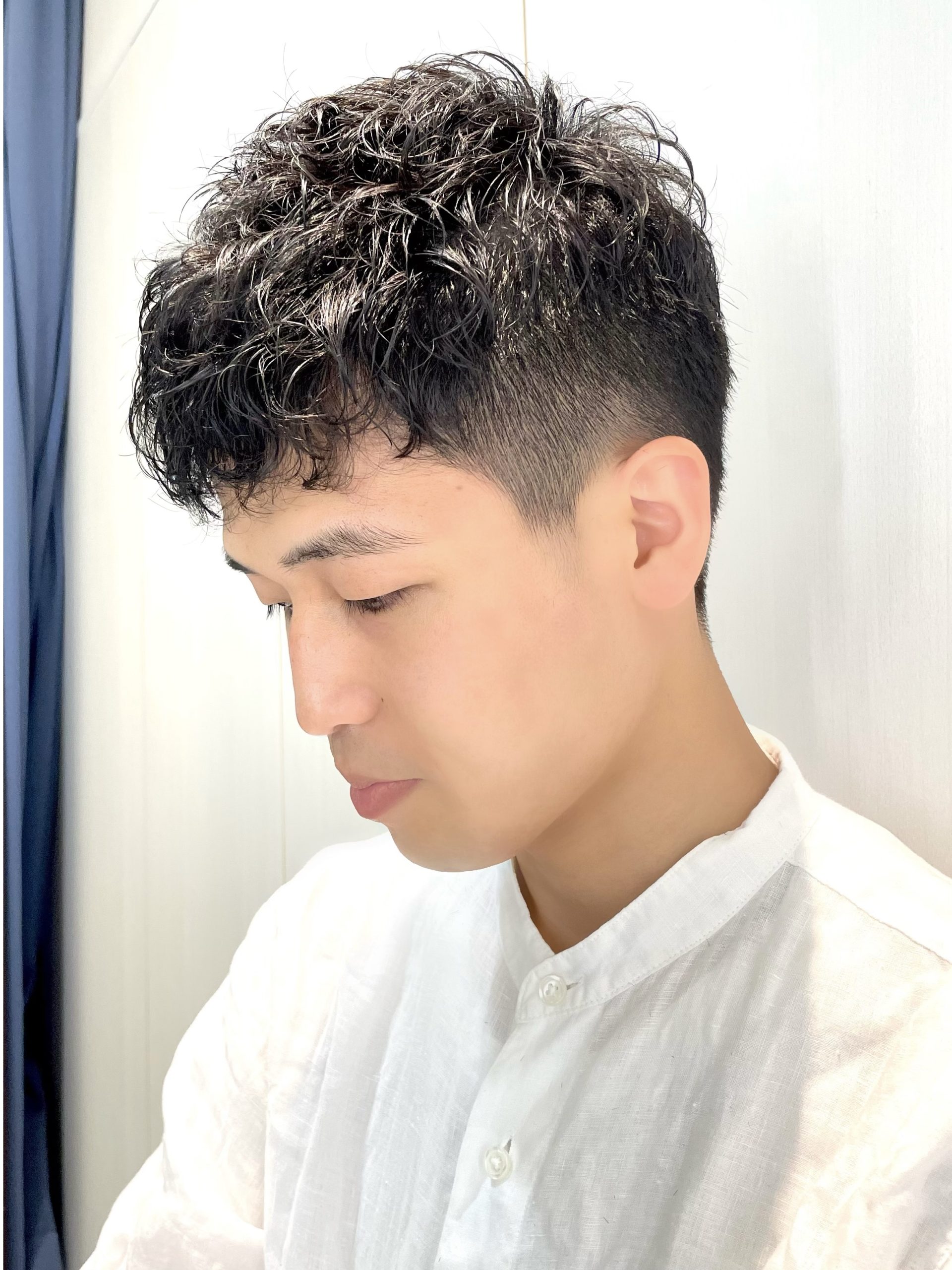 サイドが張りやすい方にオススメのパーマです。