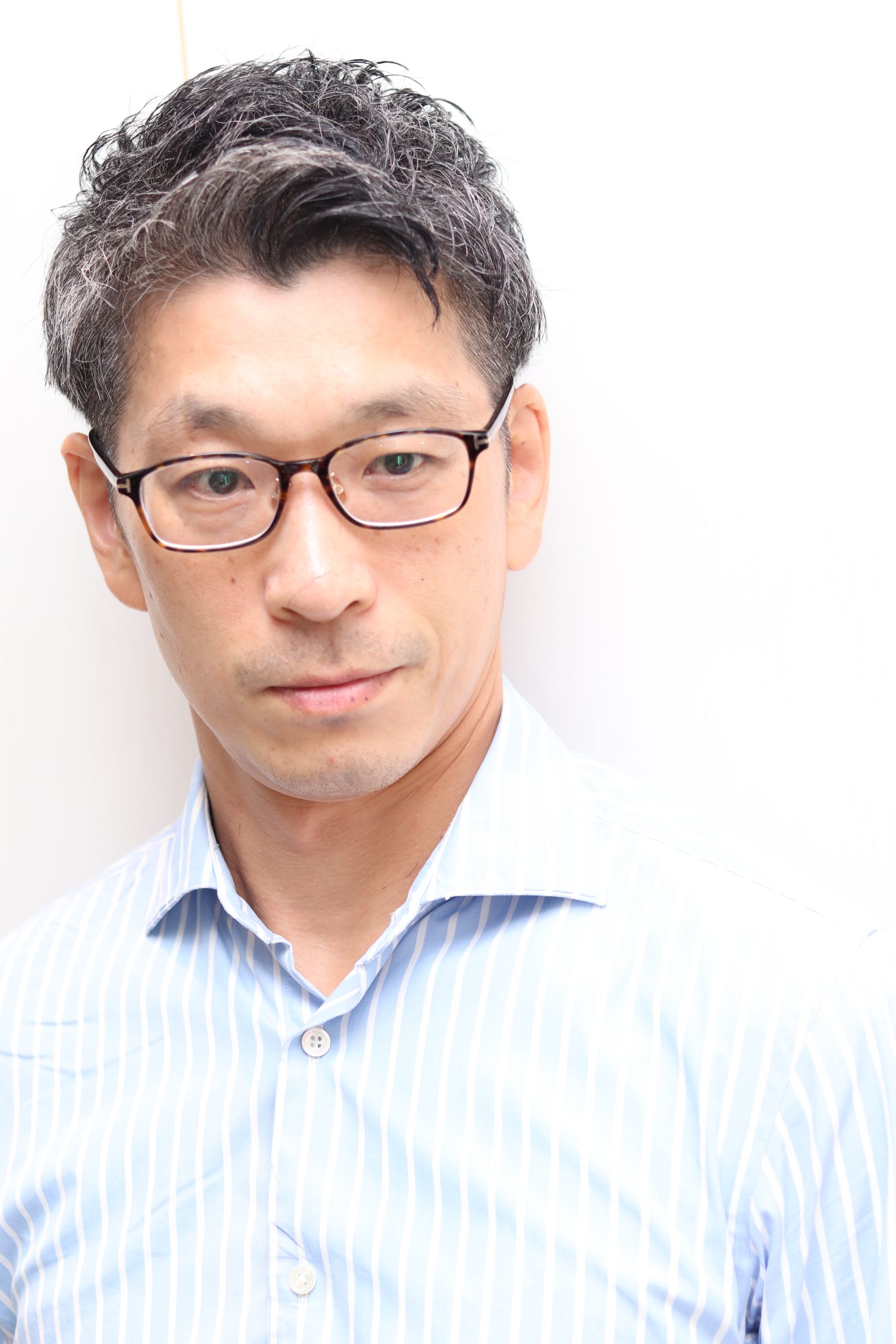 ビジネスマン向けのベリーショートツーブロックスタイル