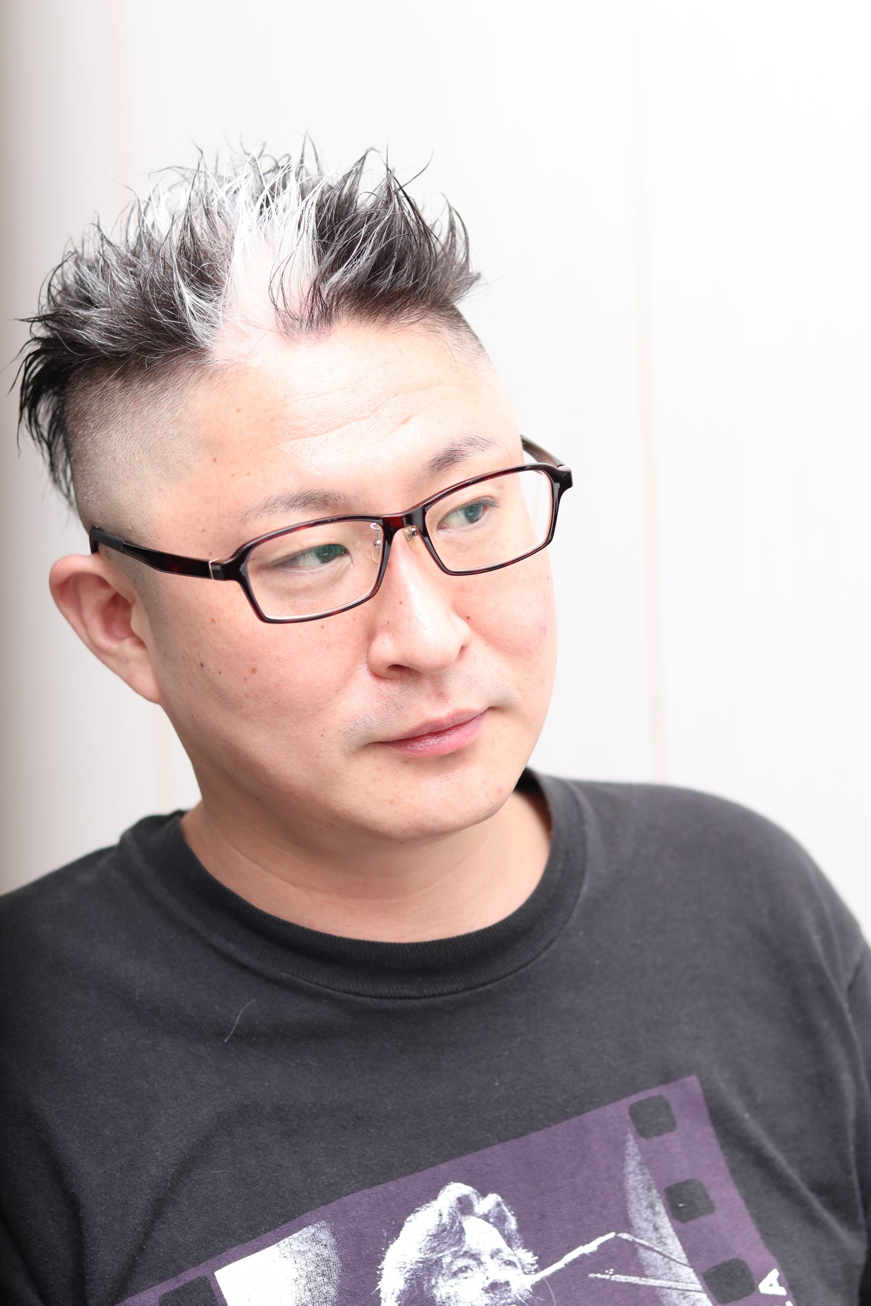 スキンすぎるフェードツーブロック&ツイストスパイラルパーマ