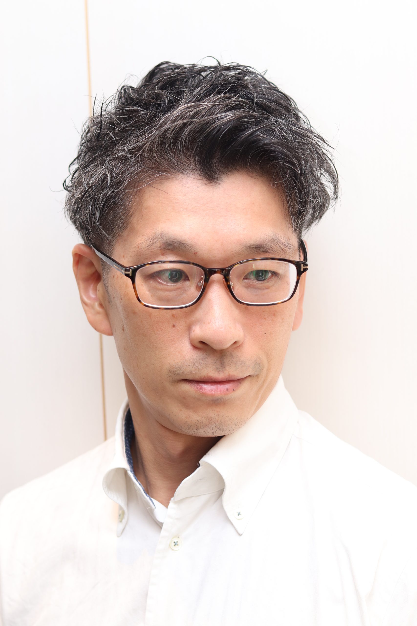 清潔感溢れるビジネスツーブロックアップバングパーマ