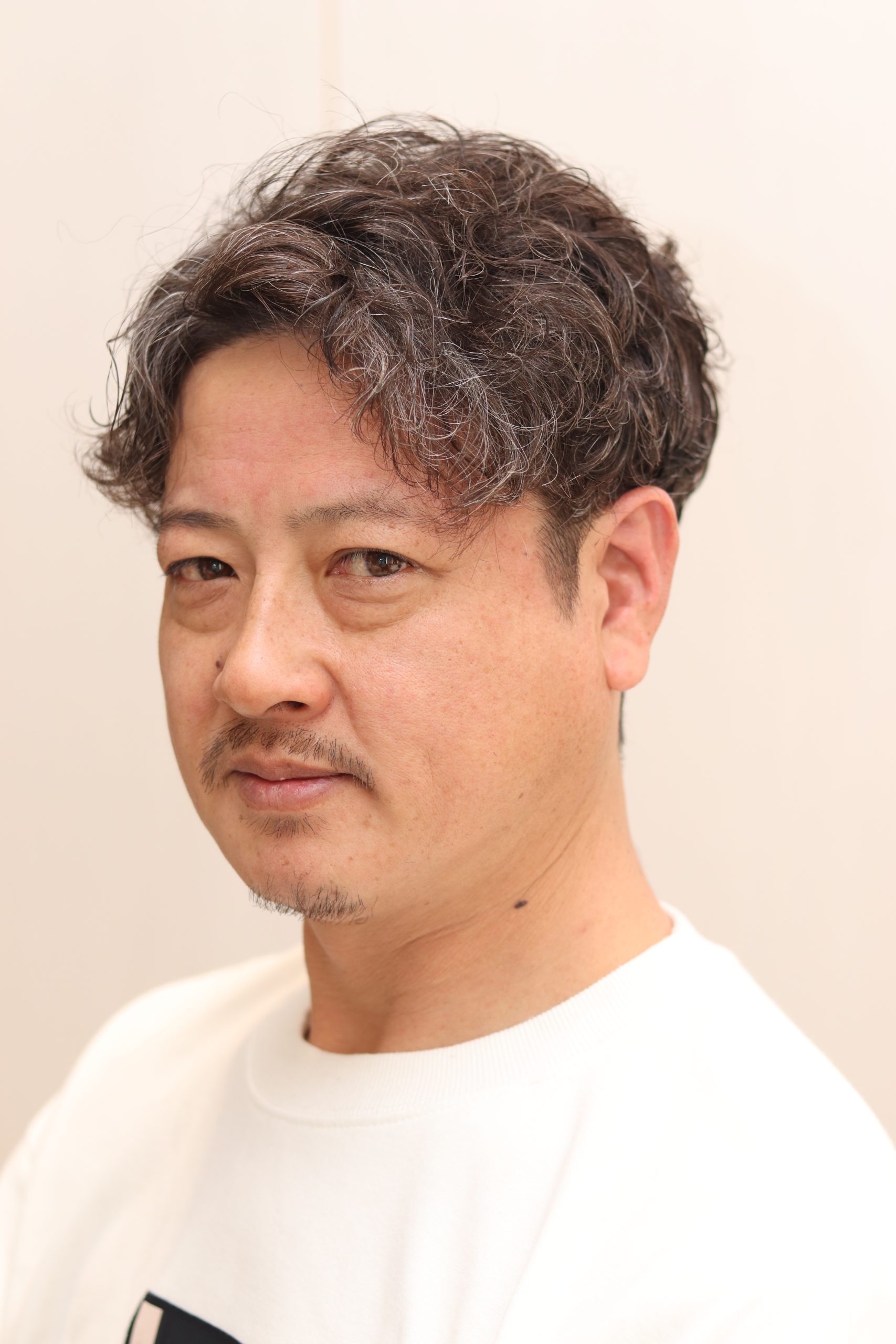 髭に似合うナチュラルパーマ/ツーブロック/ビジネススタイル