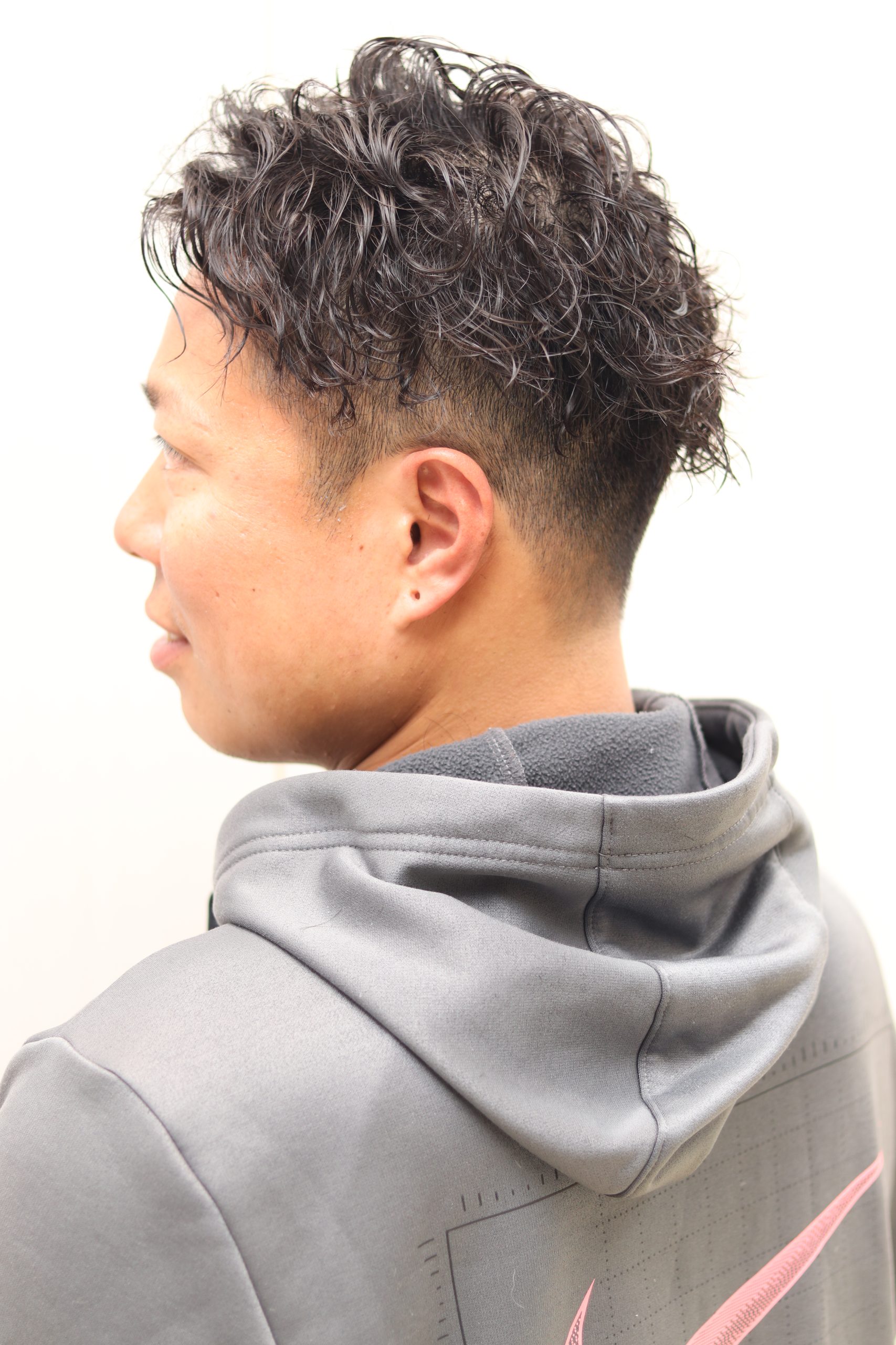 無造作でもかっこいいスパイラルパーマ