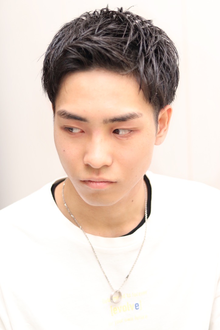 アップバングショートスタイル/ツーブロック/ビジネススタイル