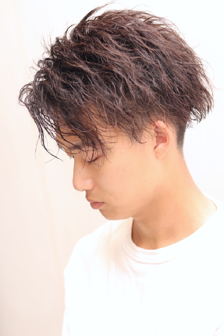 40代30代ツイスパセンターパートマッシュツーブロックメンズ
