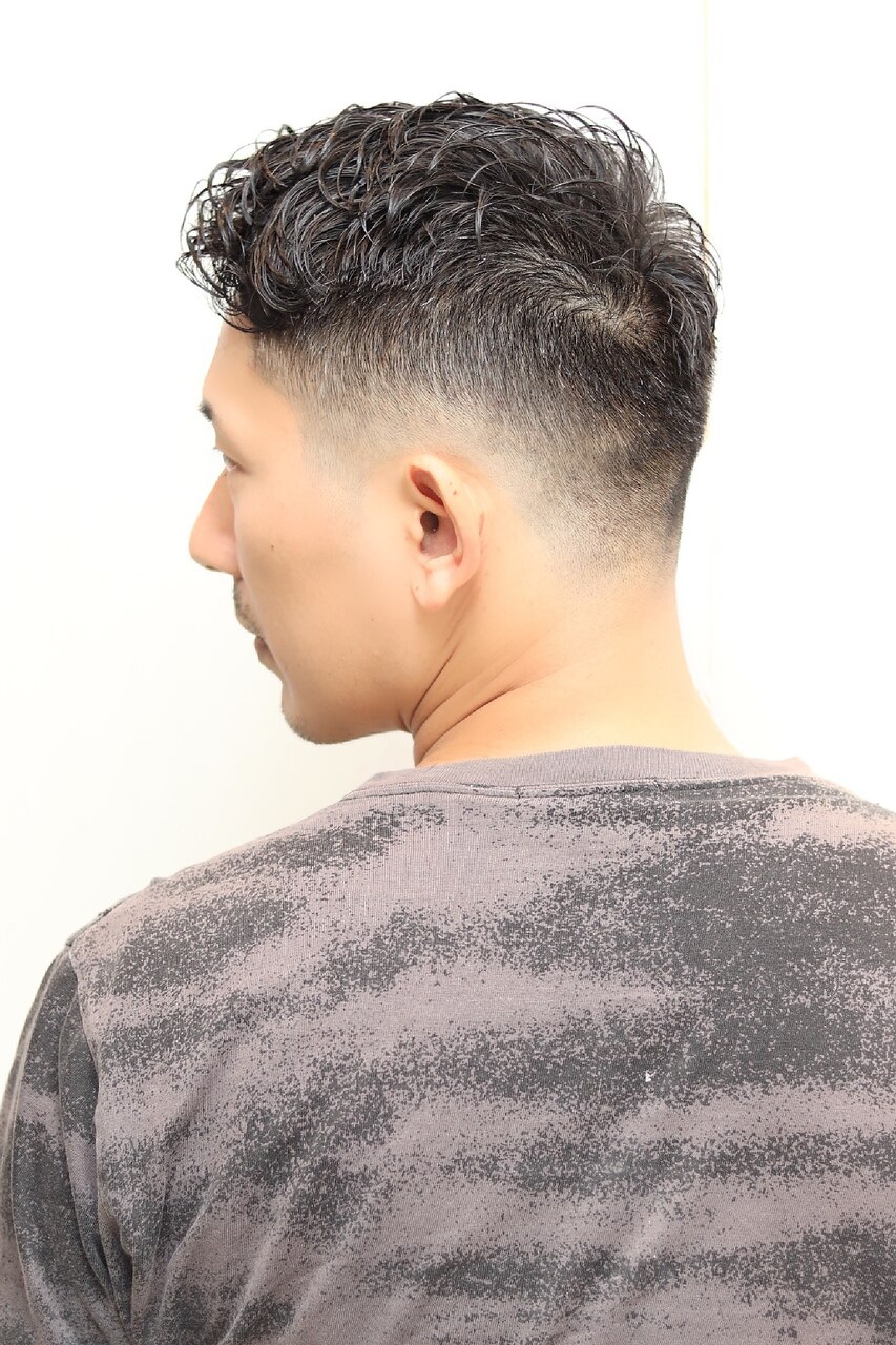 メンズフェードカット海外オシャレバーバースパイラルパーマ