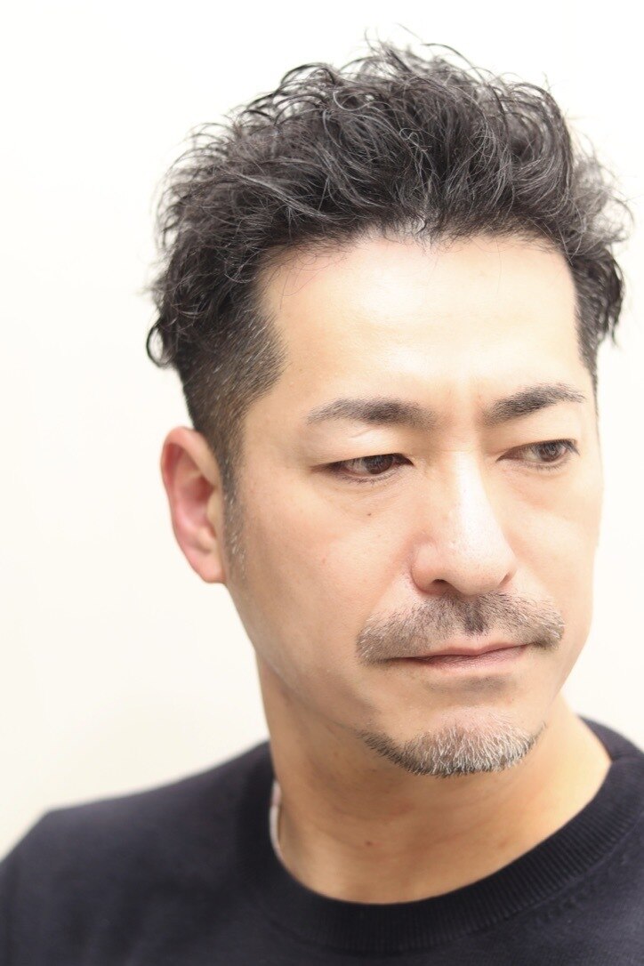 大人男性ニュアンスパーマナチュラル30代メンズ