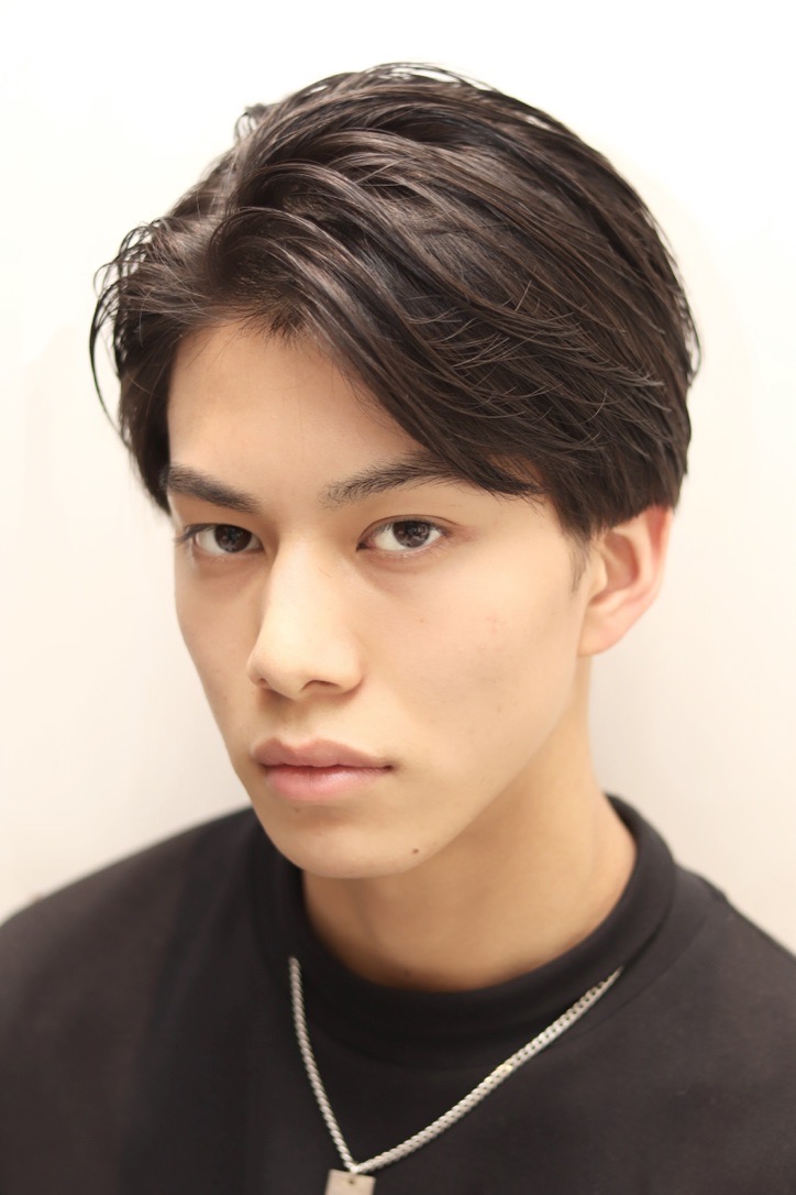 20代30代40代メンズ韓流センターパートヘアビジネス清潔感爽やか