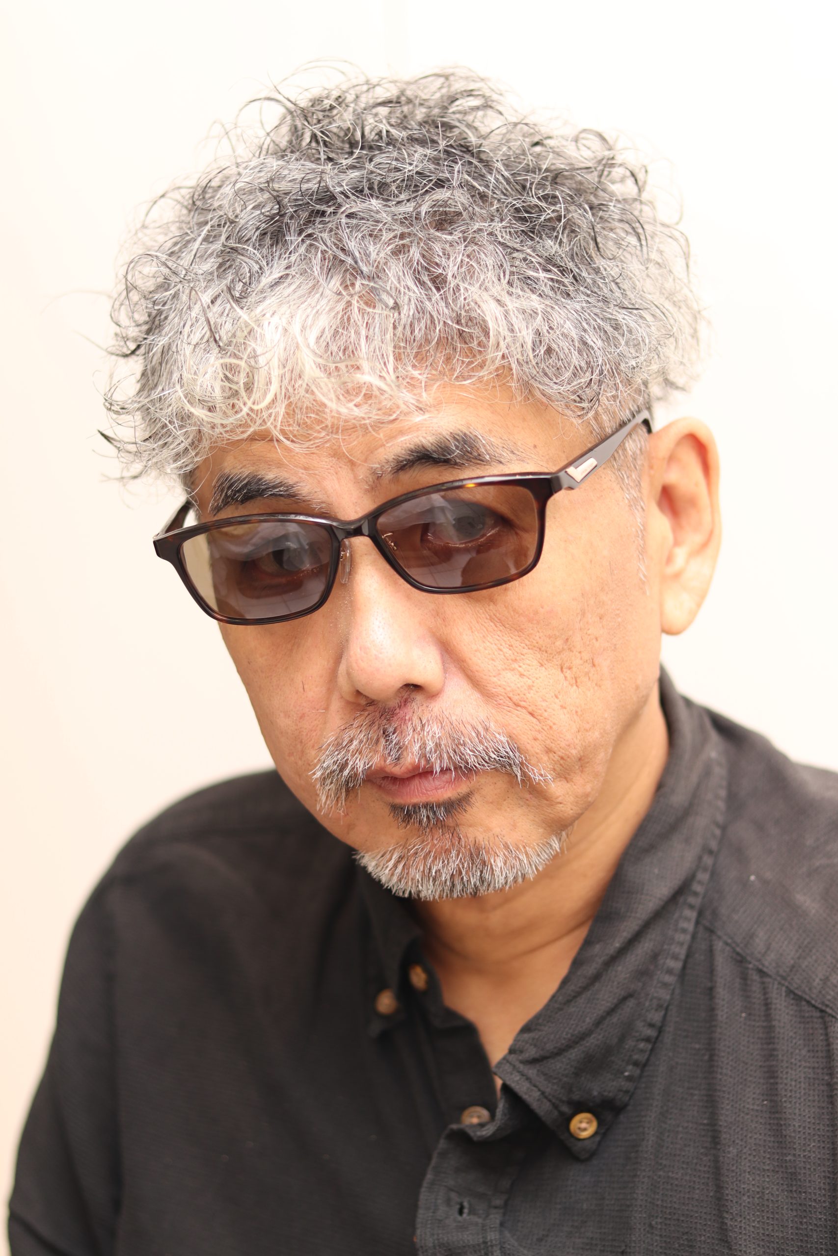 40代50代60代メンズスパイラルパーマワイルドツーブロック