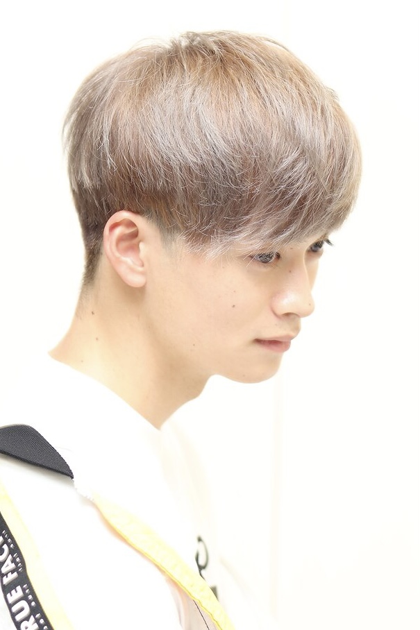 20代30代メンズクラウドマッシュ丸み束感ビジカジトレンド