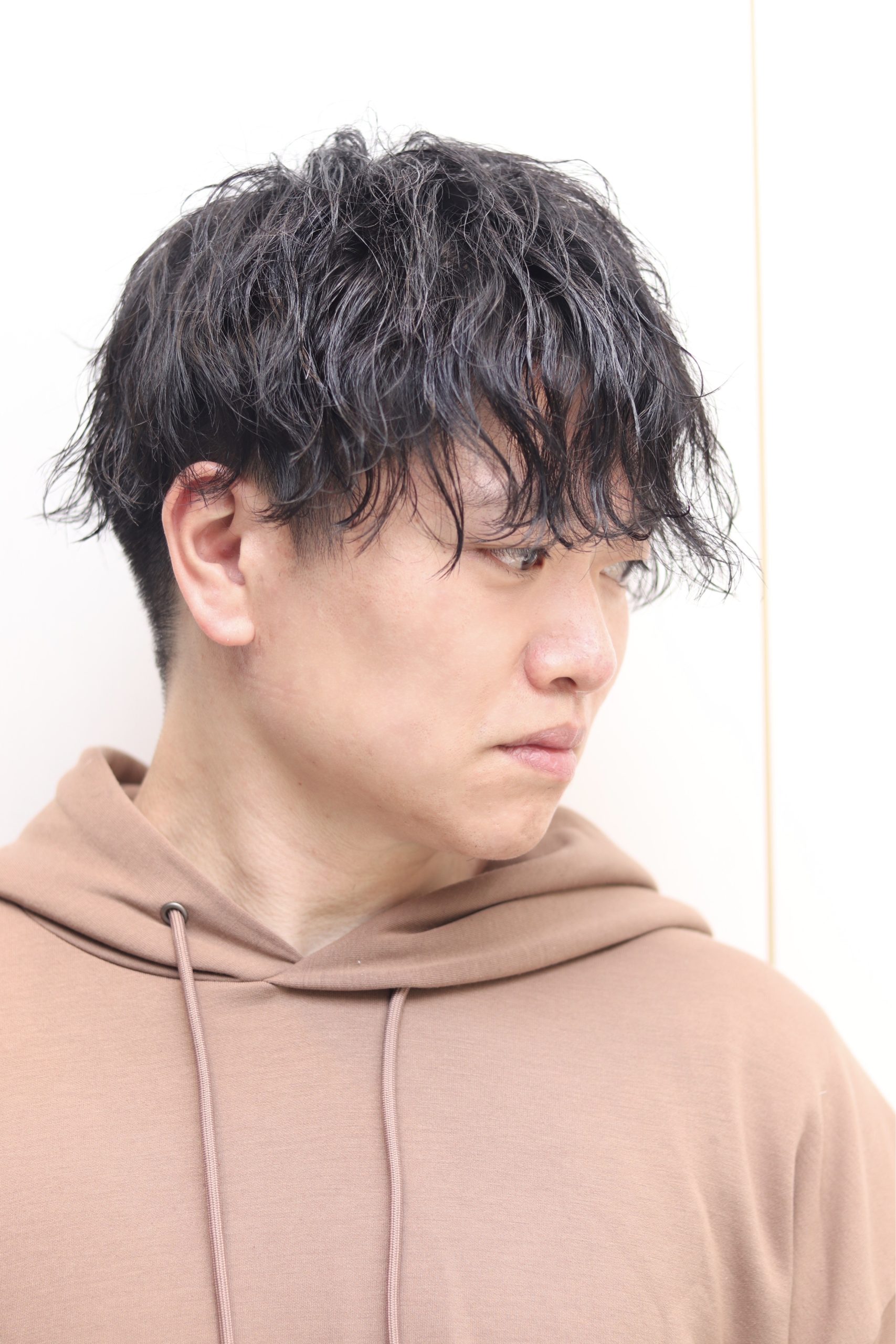 ツーブロックツイストスパイラルパーマメンズパーマ刈り上げ