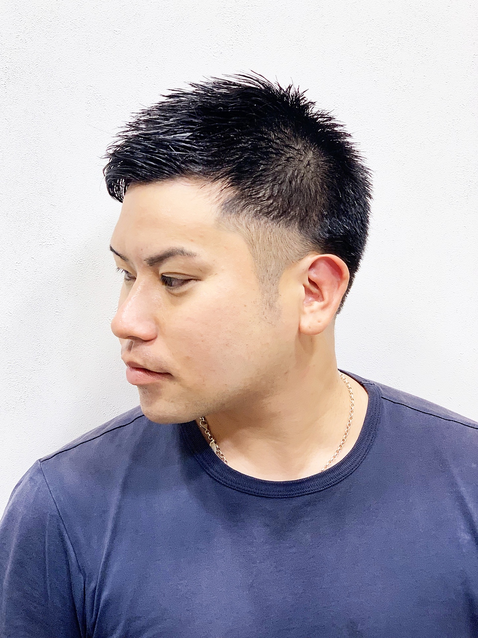 黒髪ツーブロックショート