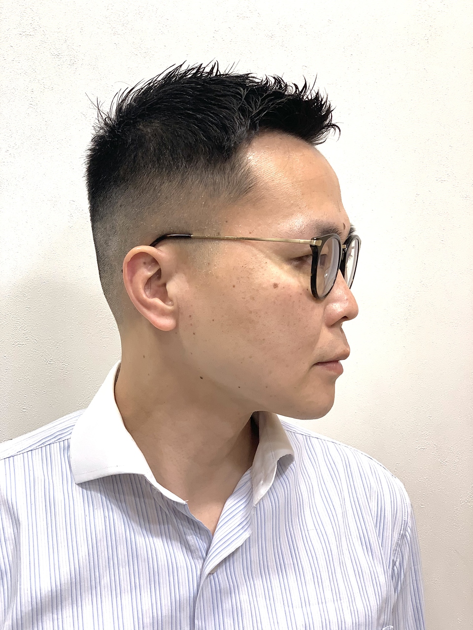 ビジネスマンにおすすめ!さっぱりアップバングフェード