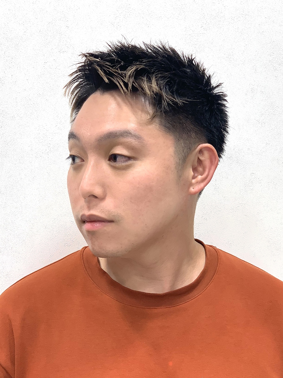 20代アップバングバリカン刈り上げショート