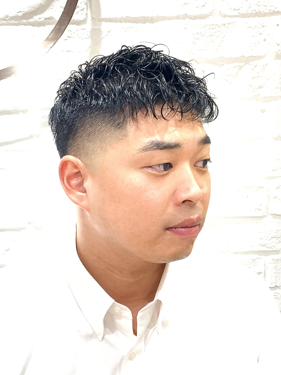 【ヨシザワ横浜】30代外国人風無造作パーマフェード