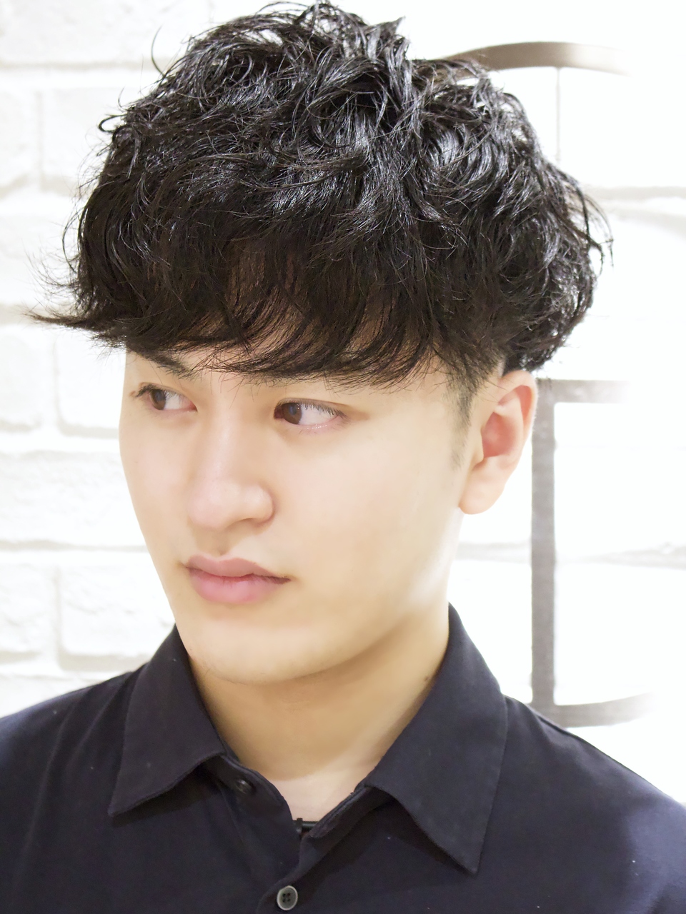 黒髪マッシュスパイラル