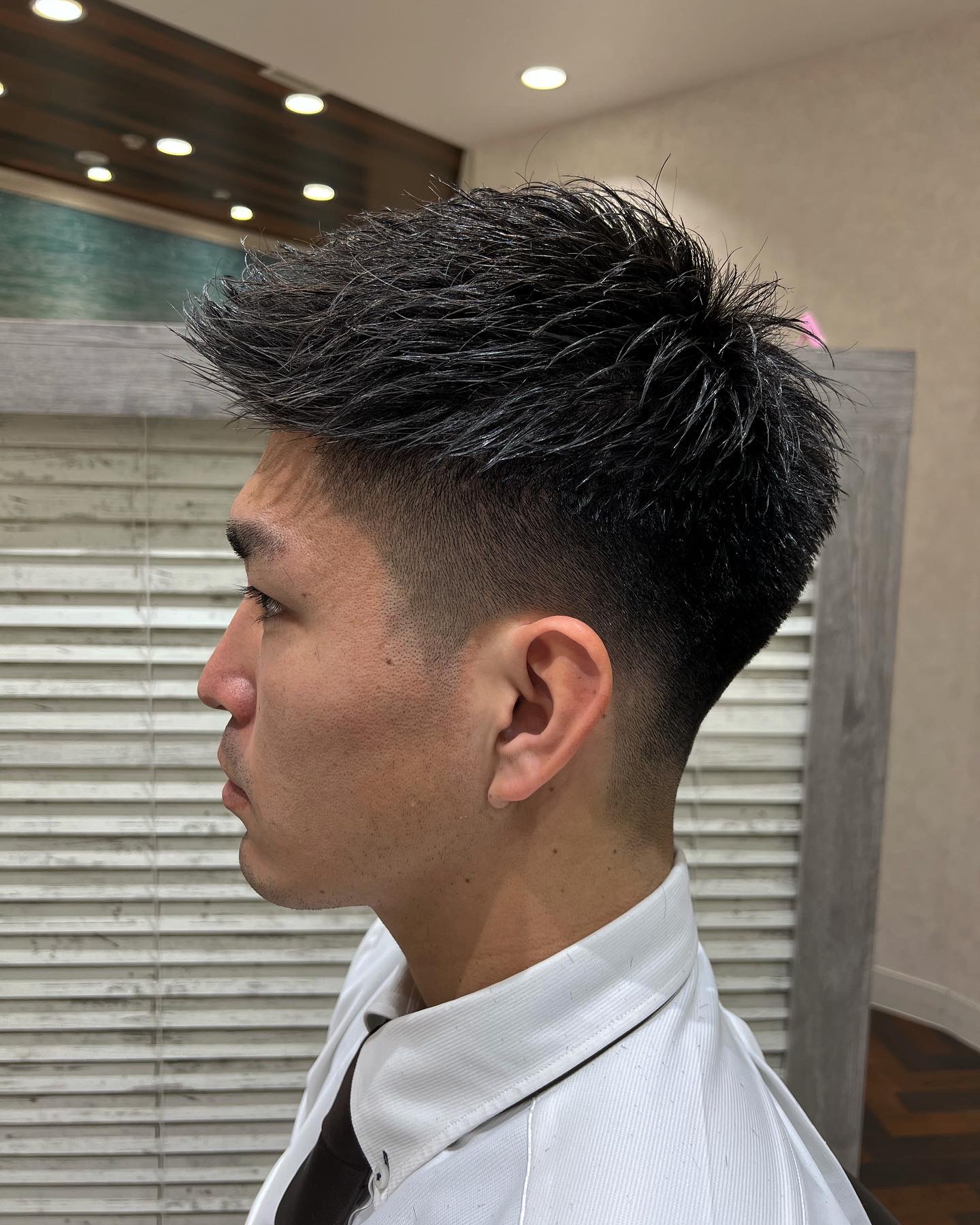 メンズビジネスツーブロック刈り上げアップバング