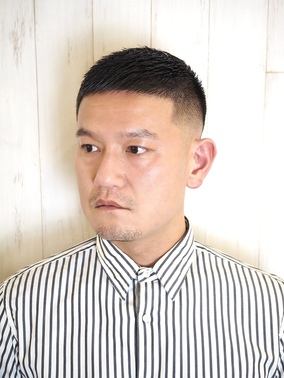 黒髪スパイキークロップスキンフェード/刈り上げおしゃれボウズ