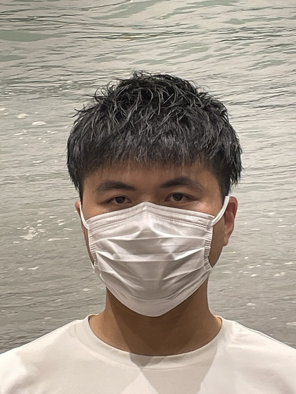 メンズ黒髪刈り上げスタイル