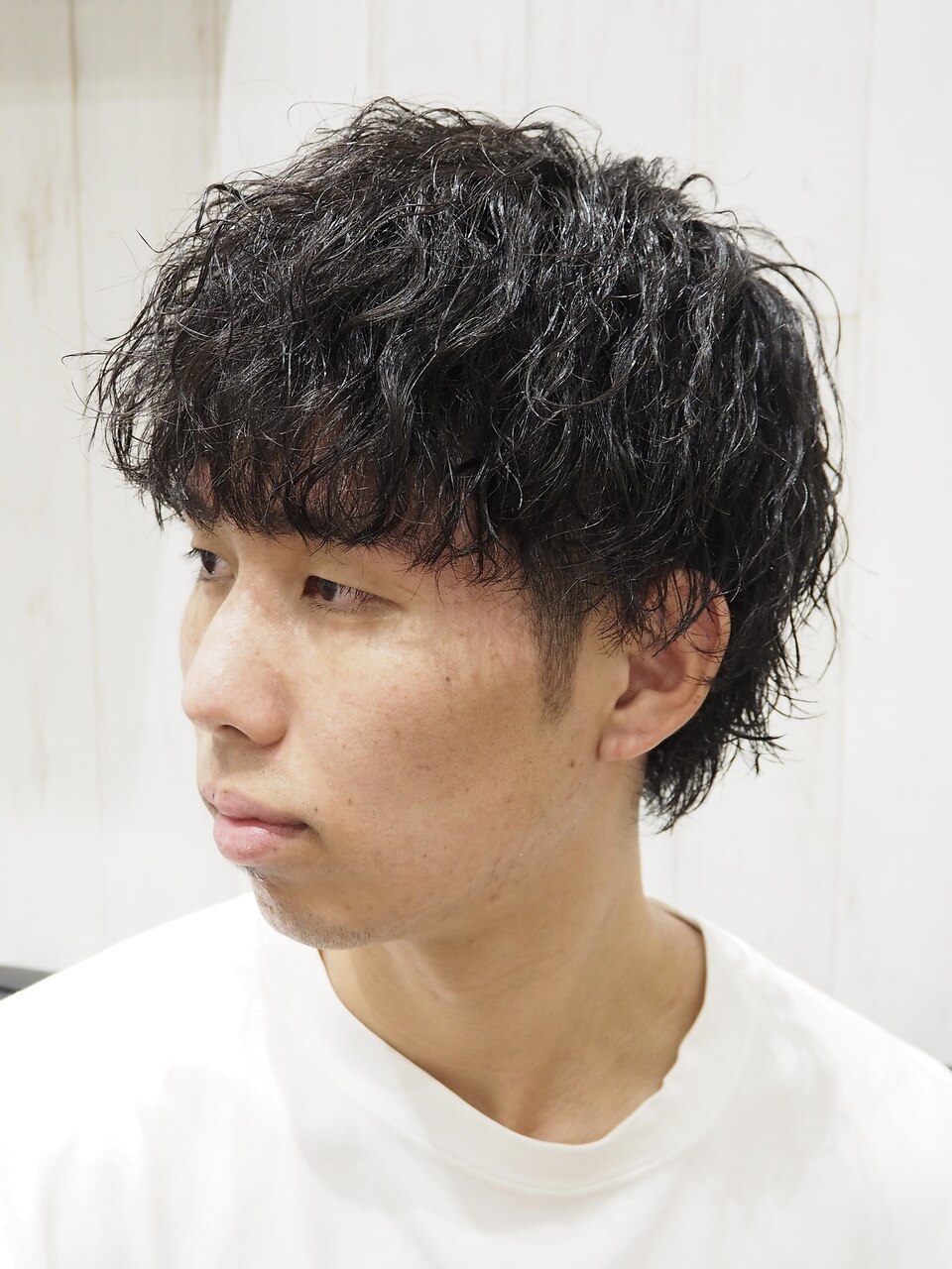 波打ちツイストスパイラルパーマメンズツーブロックウルフ