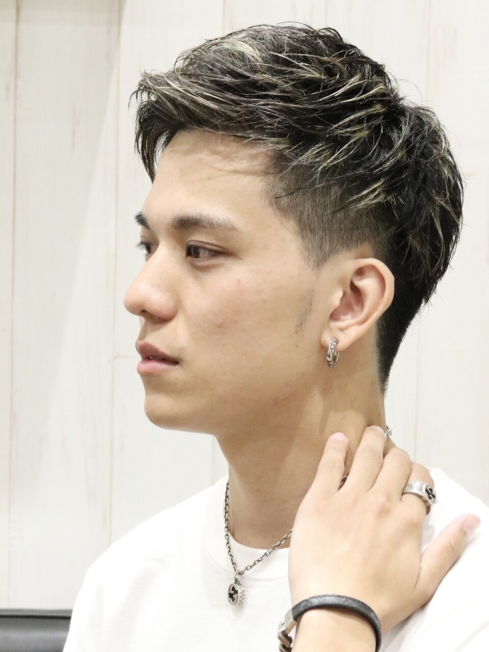 アップバングツーブロックバーバーフェードツイストメッシュ